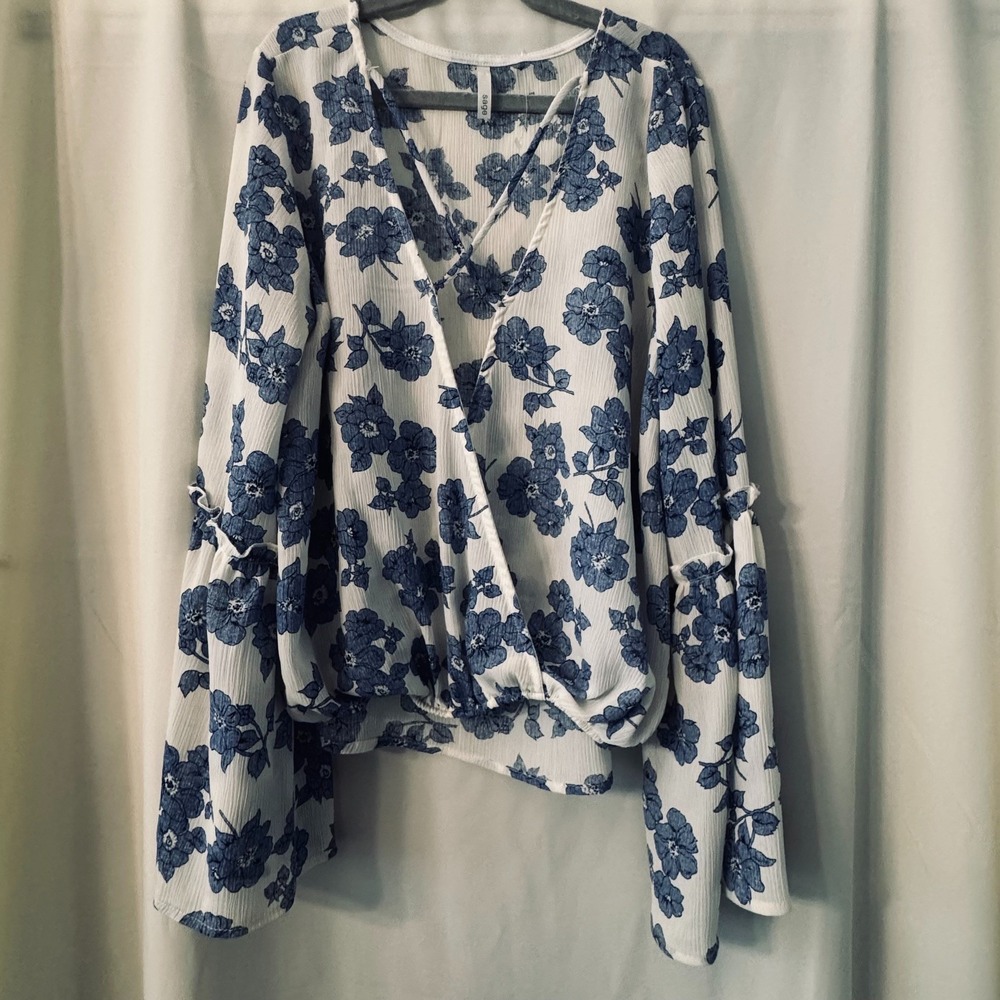 Sage Made in USA Blue Floral Faux Wrap Blouse Small Cottagecore Boho Bell Sleeve